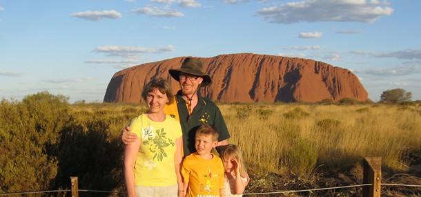 Hele familien ved Ayers Rock, 4. marts 2008